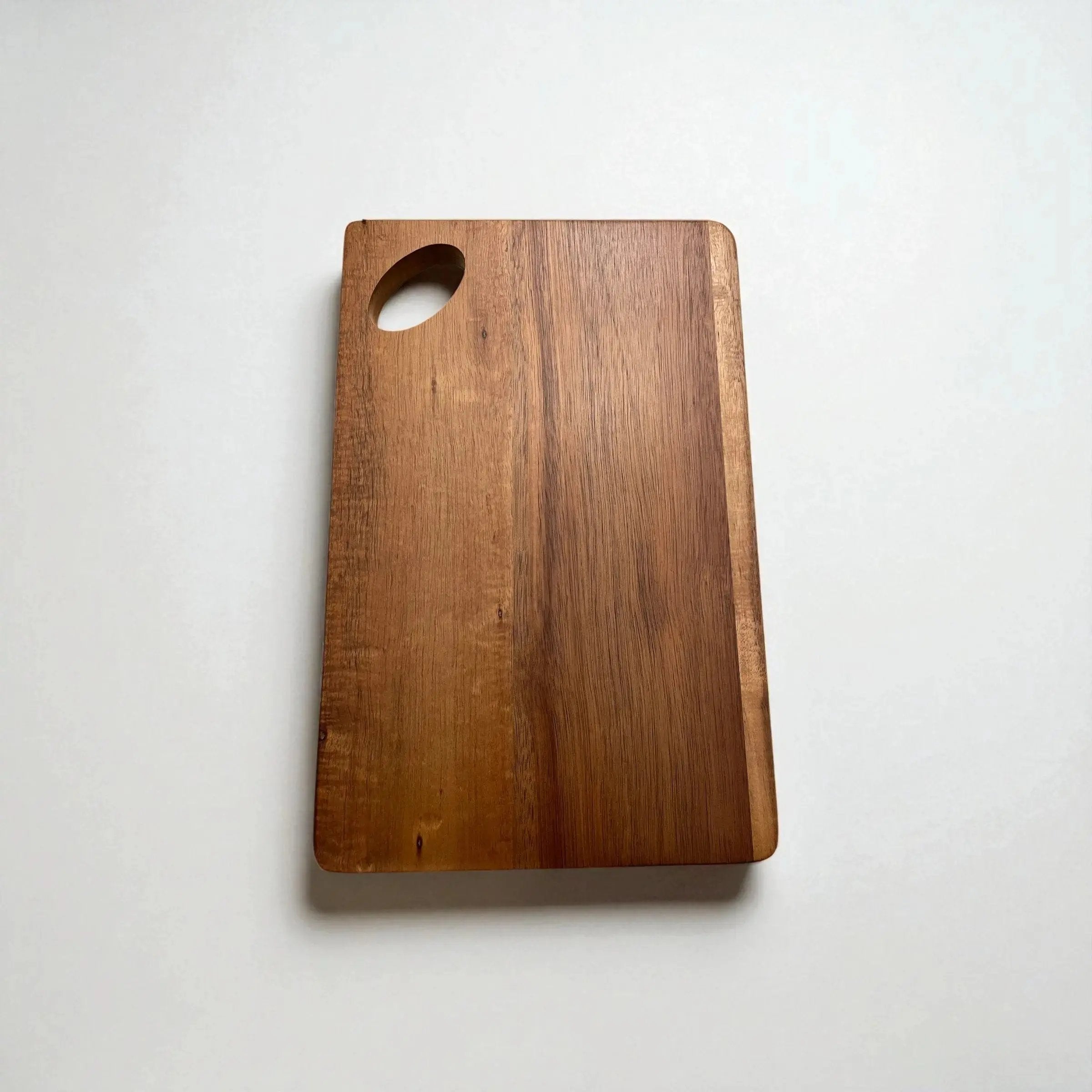 🪵 Skjærebrett i Akasietre – Dobbeltsidig og Praktisk Epoxy-Crafts