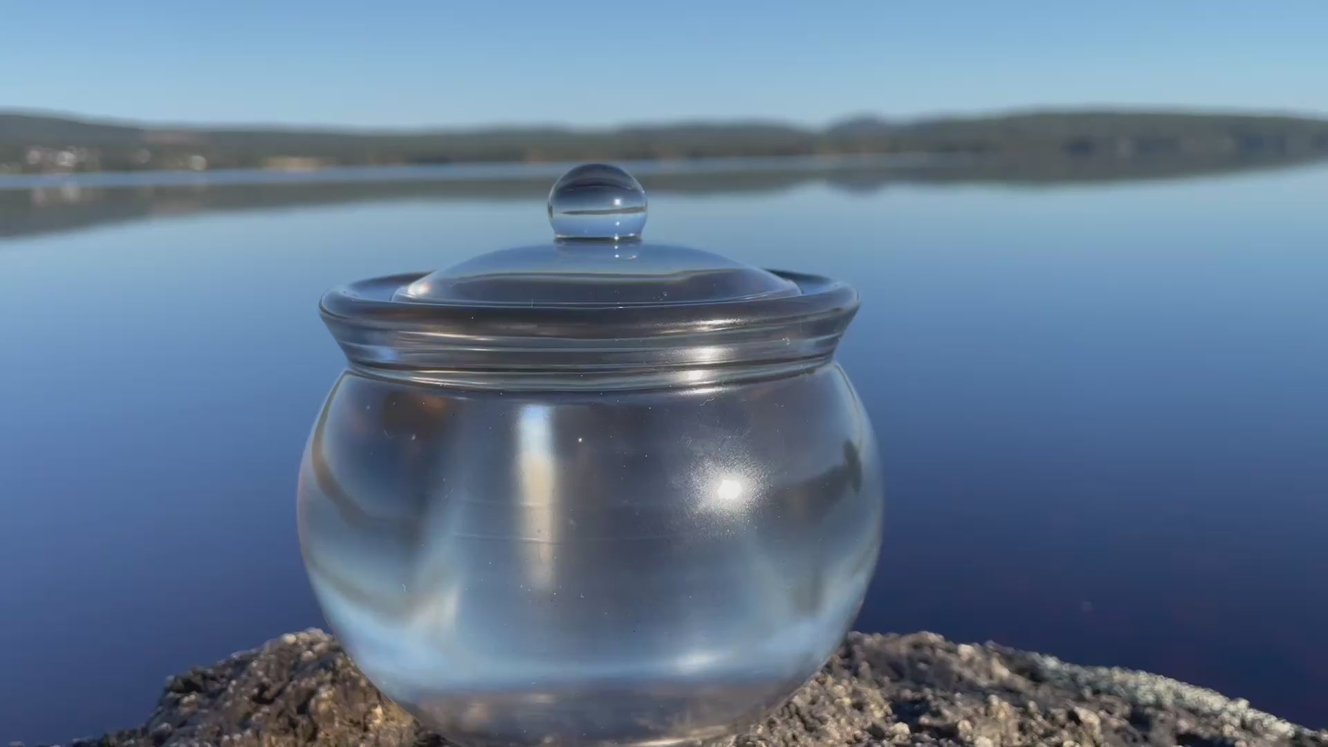 Utsøkt håndlaget dekorativ epoxy krukke med lokk